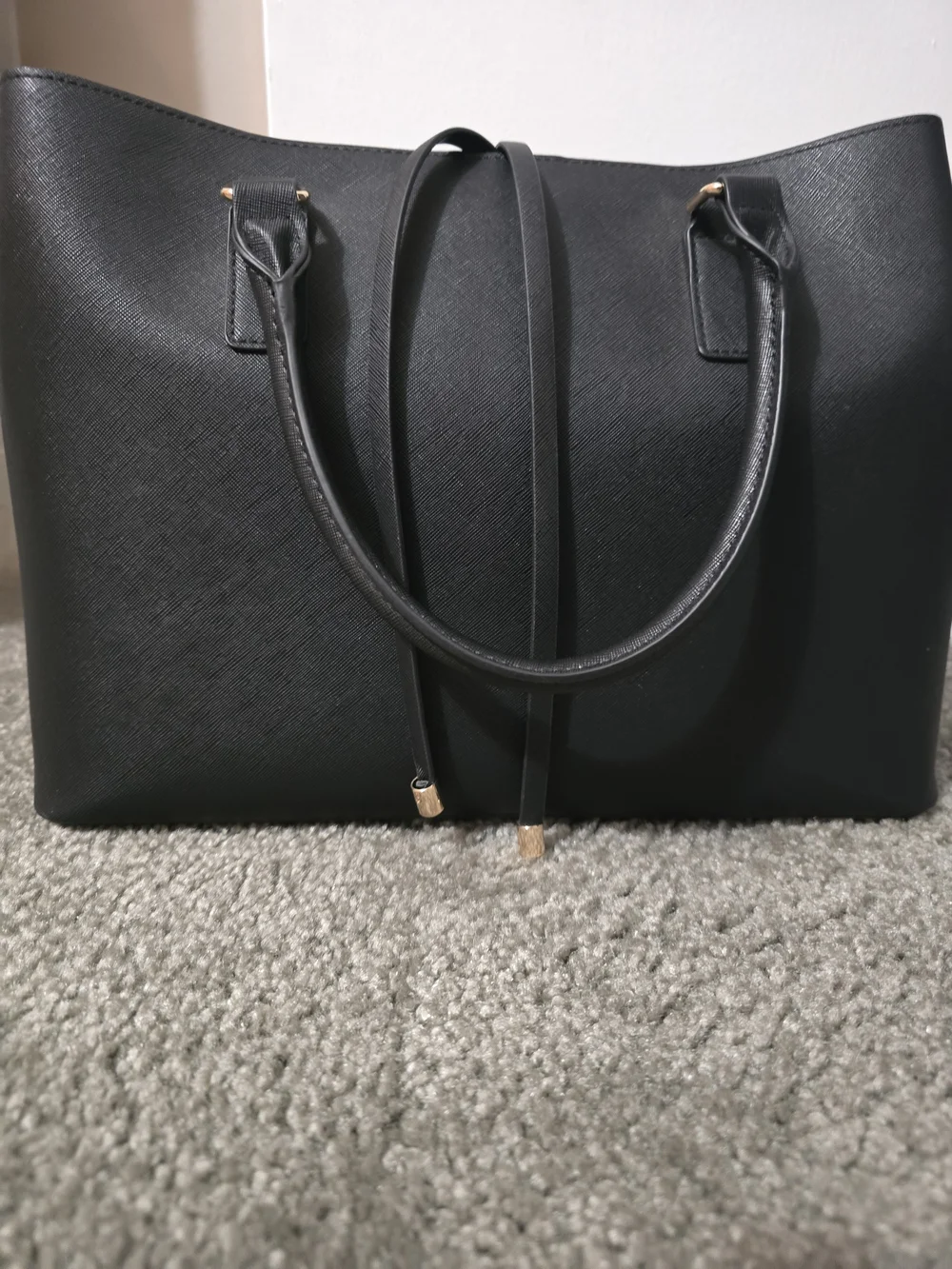 Aldo Aquafynaax Classic Black Tote Shoulder Purse with Red Interior - Picture 7 of 9